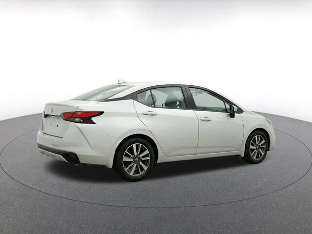 2025 Nissan Versa SV — photo 1 of 6