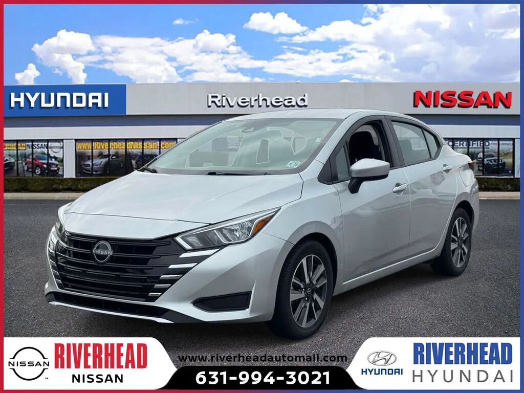 2024 Nissan Versa SV — photo 1 of 13