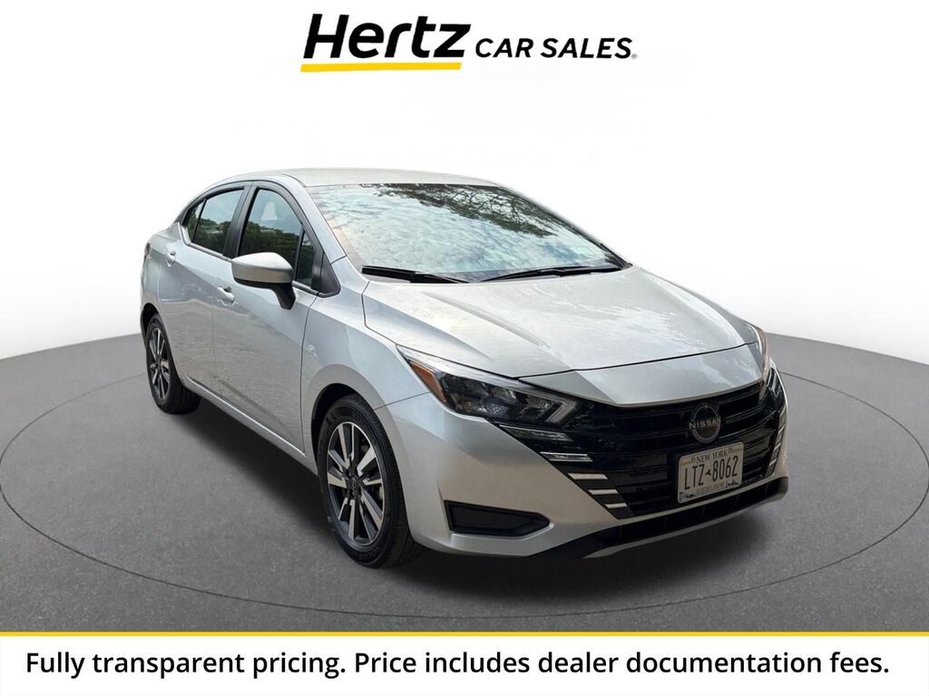 2025 Nissan Versa SV — photo 1 of 13