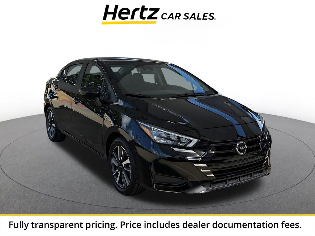 2025 Nissan Versa SV — photo 1 of 17