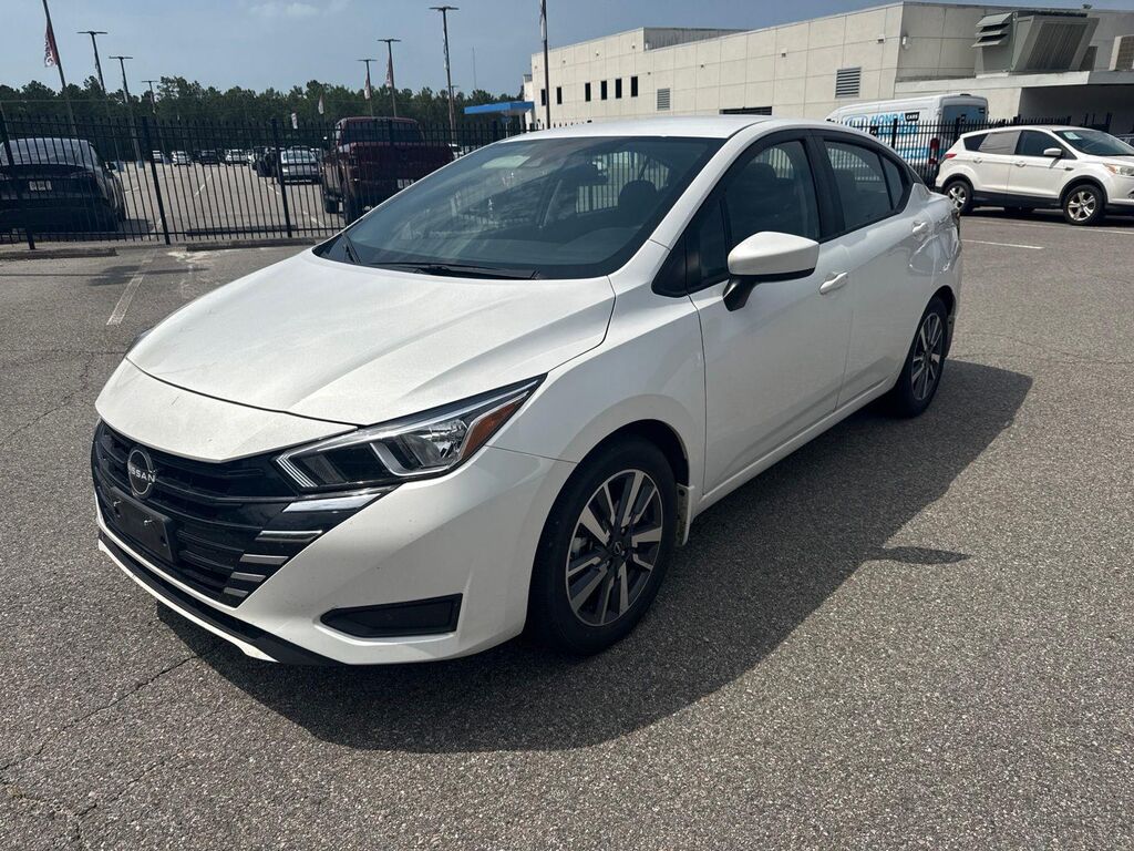 2023 Nissan Versa SV — photo 1 of 13