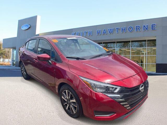 2025 Nissan Versa SV — photo 1 of 39