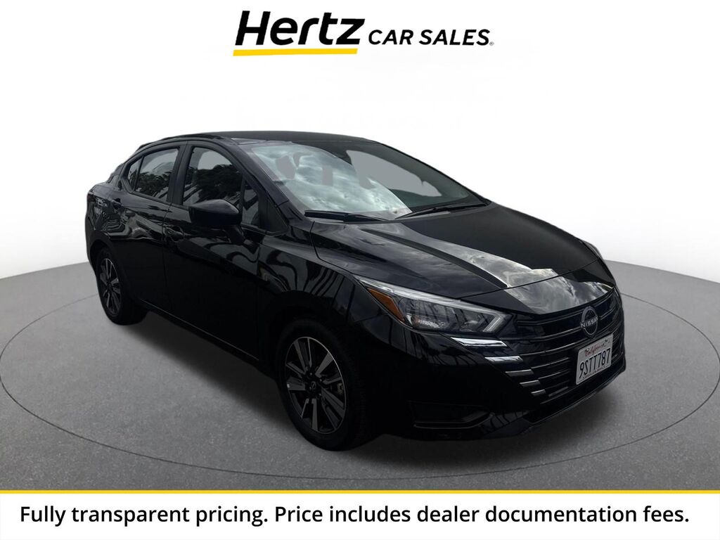 2025 Nissan Versa SV — photo 1 of 13