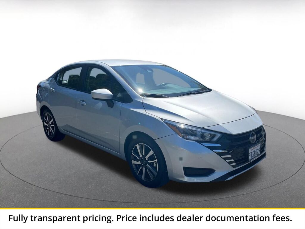 2025 Nissan Versa SV — photo 1 of 13