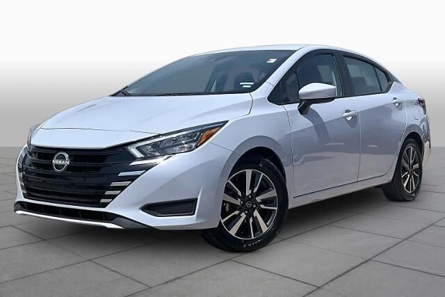 2025 Nissan Versa SV — photo 1 of 24