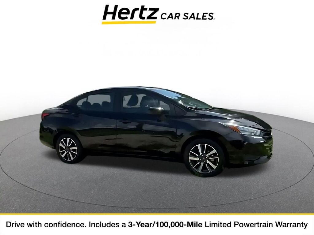 2025 Nissan Versa SV — photo 1 of 11