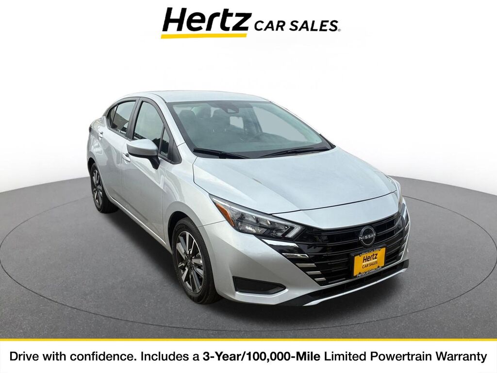 2025 Nissan Versa SV — photo 1 of 11