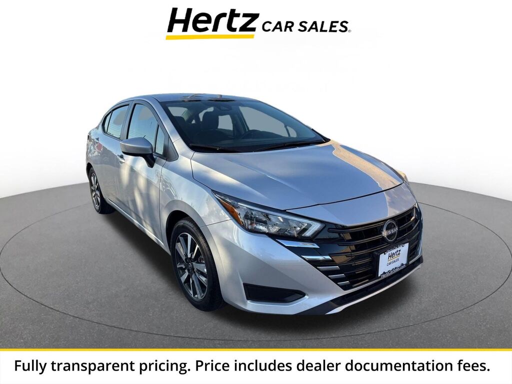 2025 Nissan Versa SV — photo 1 of 13