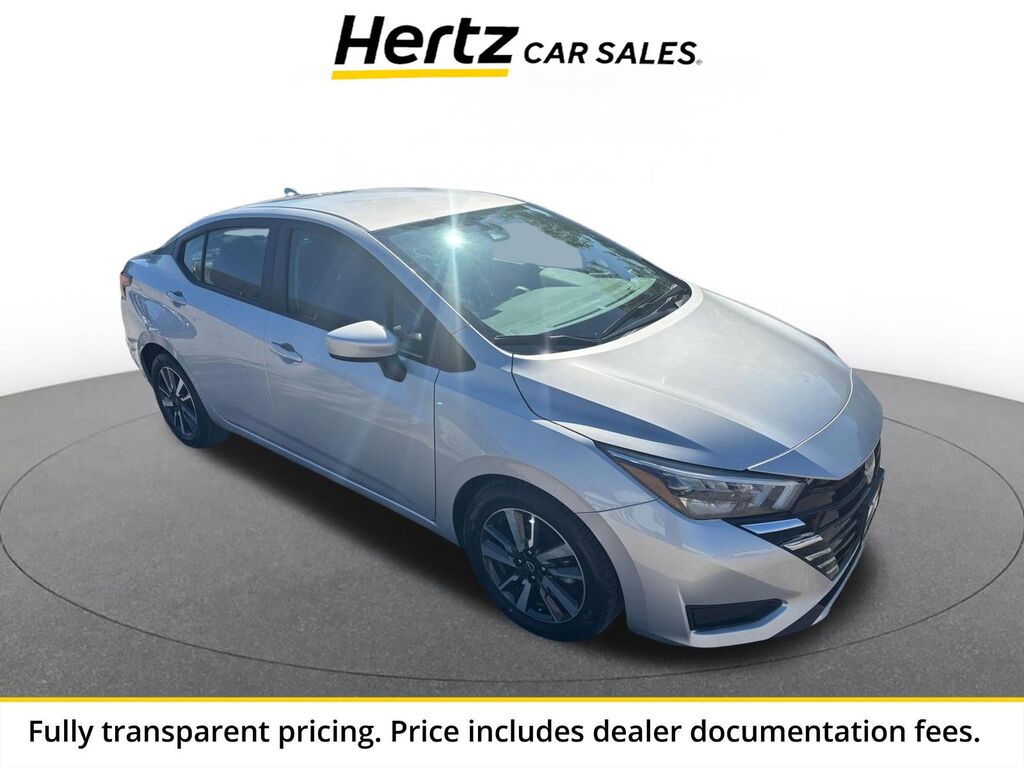 2025 Nissan Versa SV — photo 1 of 13