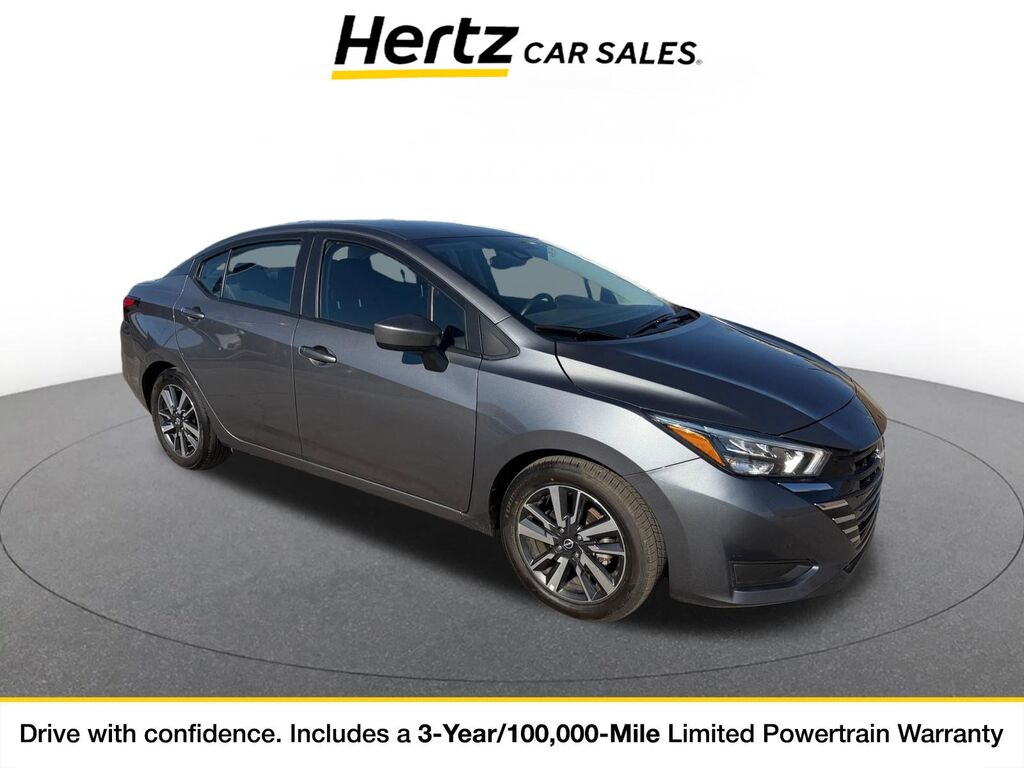 2025 Nissan Versa SV — photo 1 of 11