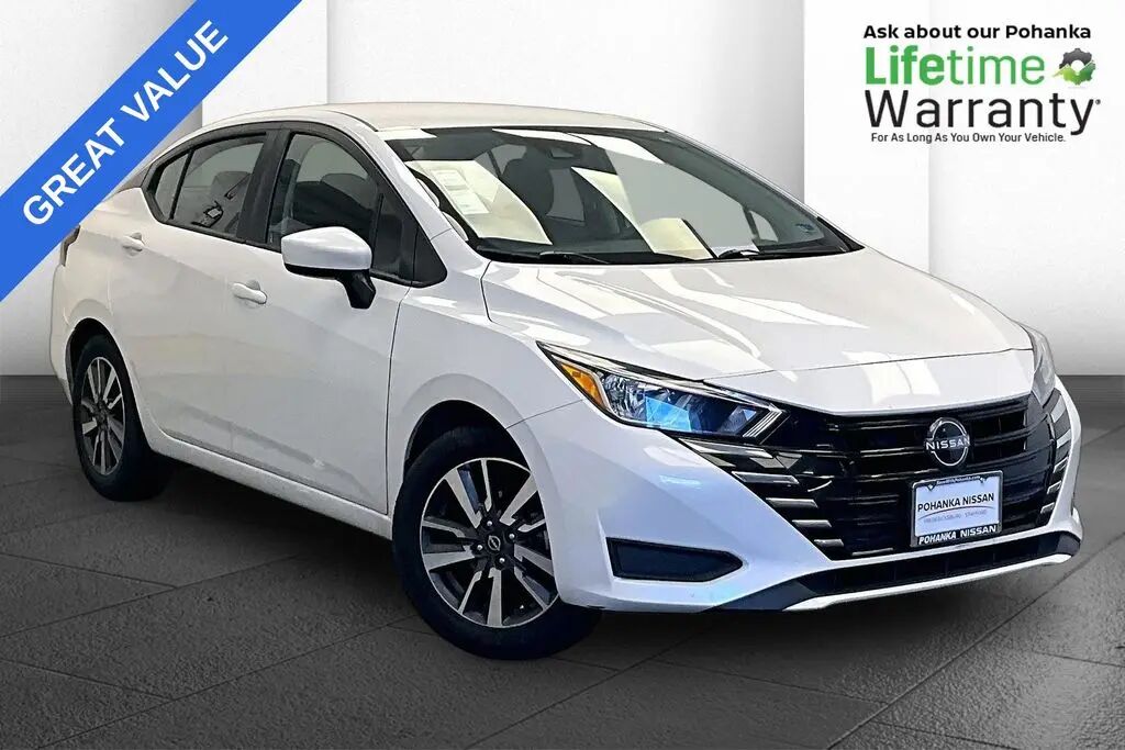 2023 Nissan Versa SV — photo 1 of 13