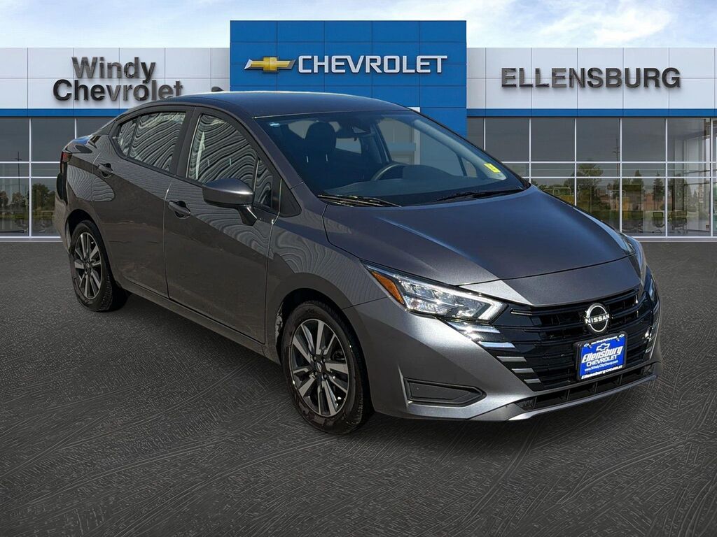 2025 Nissan Versa SV — photo 1 of 13
