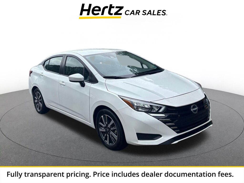 2025 Nissan Versa SV — photo 1 of 5