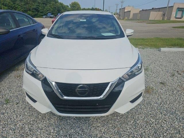 2020 Nissan Versa SV — photo 1 of 20