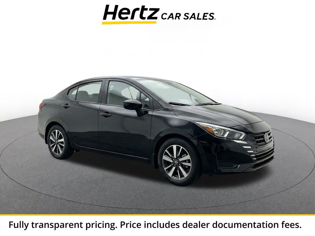 2025 Nissan Versa SV — photo 1 of 10