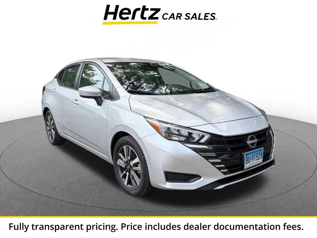 2025 Nissan Versa SV — photo 1 of 13
