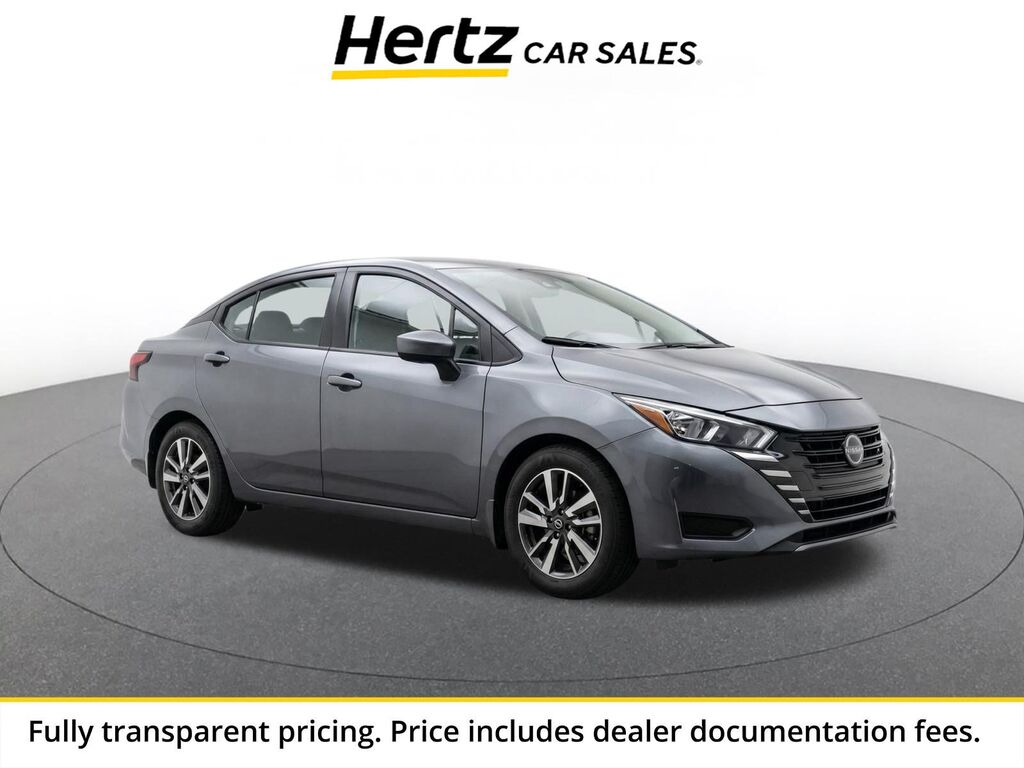 2025 Nissan Versa SV — photo 1 of 14