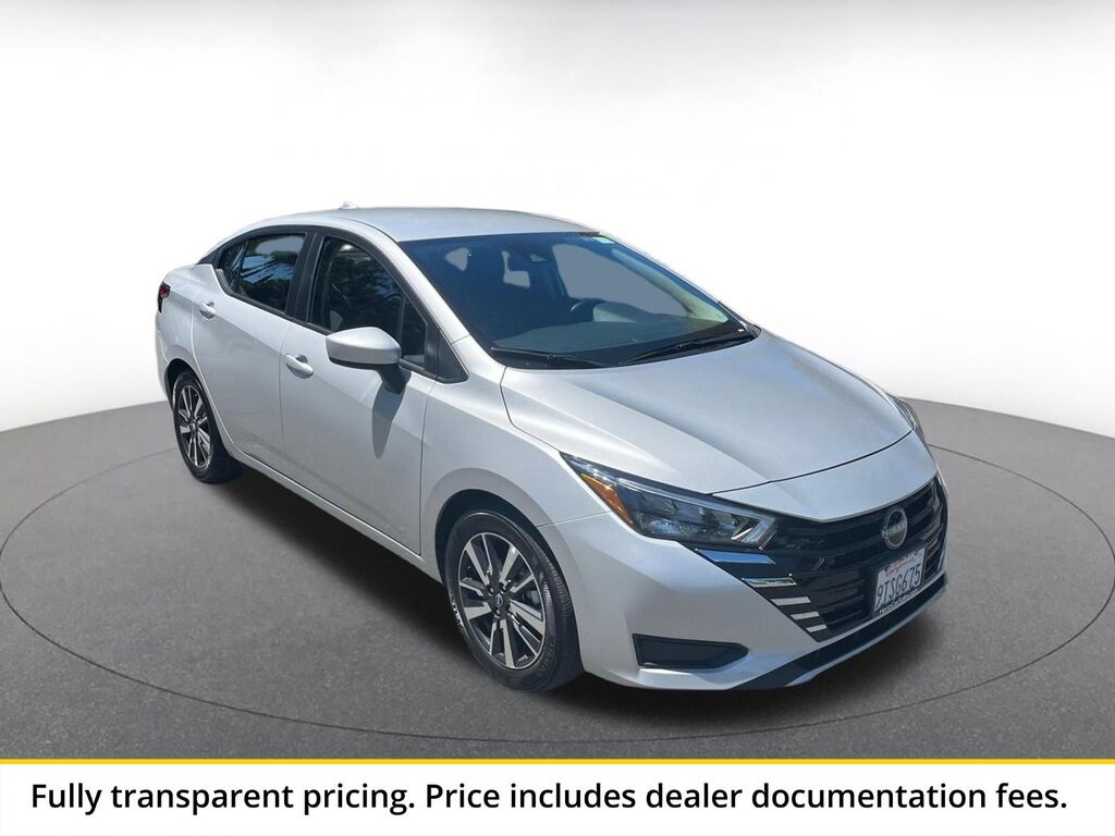 2025 Nissan Versa SV — photo 1 of 13