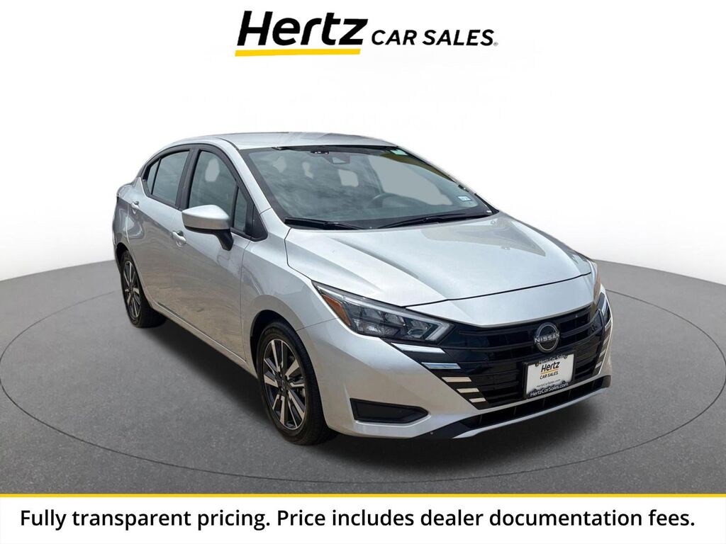 2025 Nissan Versa SV — photo 1 of 13