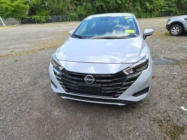 2025 Nissan Versa SV — photo 1 of 27
