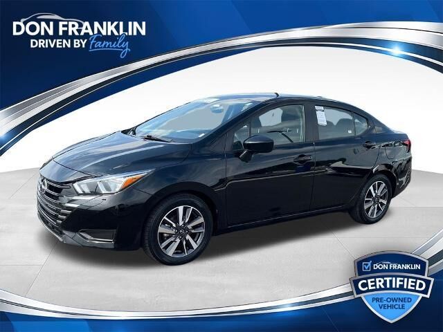 2023 Nissan Versa SV — photo 1 of 14