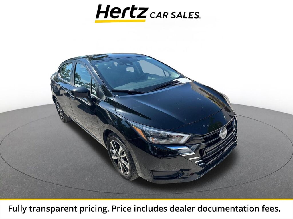 2025 Nissan Versa SV — photo 1 of 10