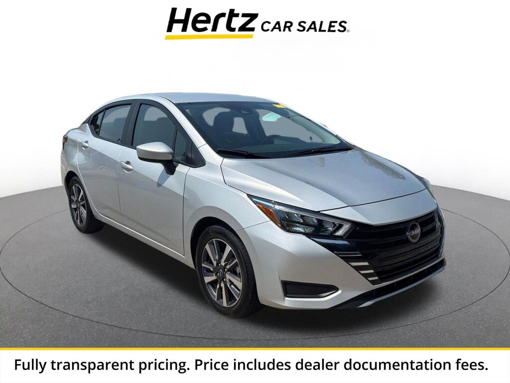 2025 Nissan Versa SV — photo 1 of 17
