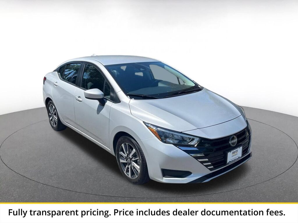 2025 Nissan Versa SV — photo 1 of 13