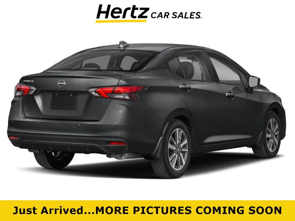 2025 Nissan Versa SV — photo 1 of 15