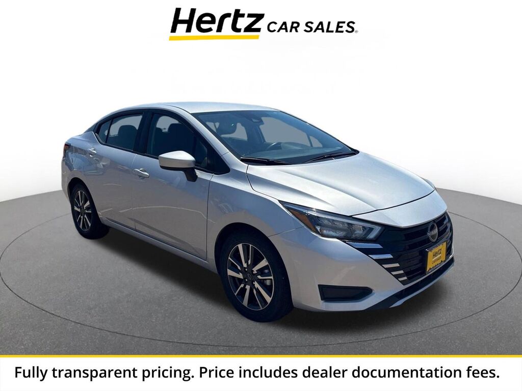 2025 Nissan Versa SV — photo 1 of 13