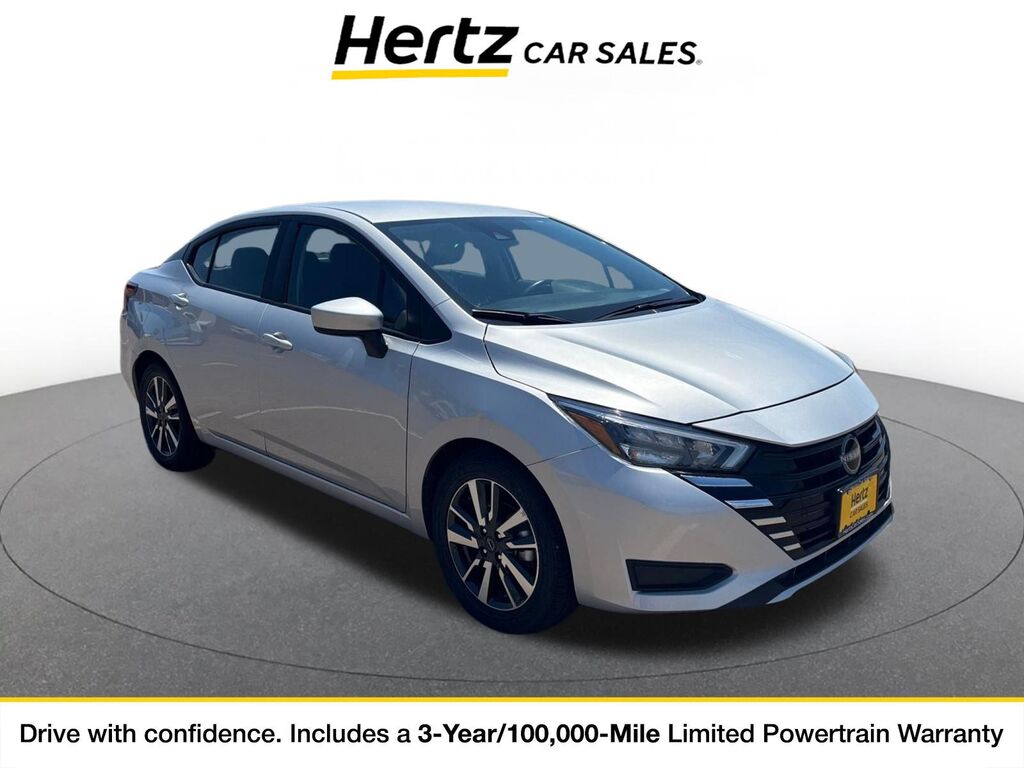 2025 Nissan Versa SV — photo 1 of 11