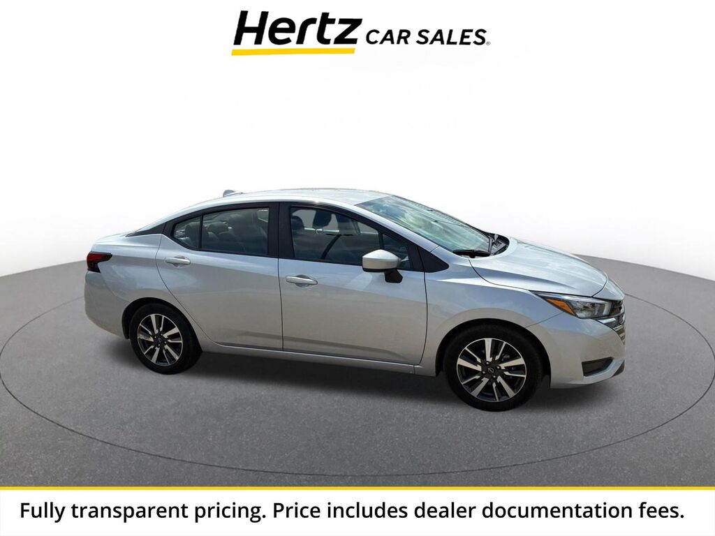 2025 Nissan Versa SV — photo 1 of 5