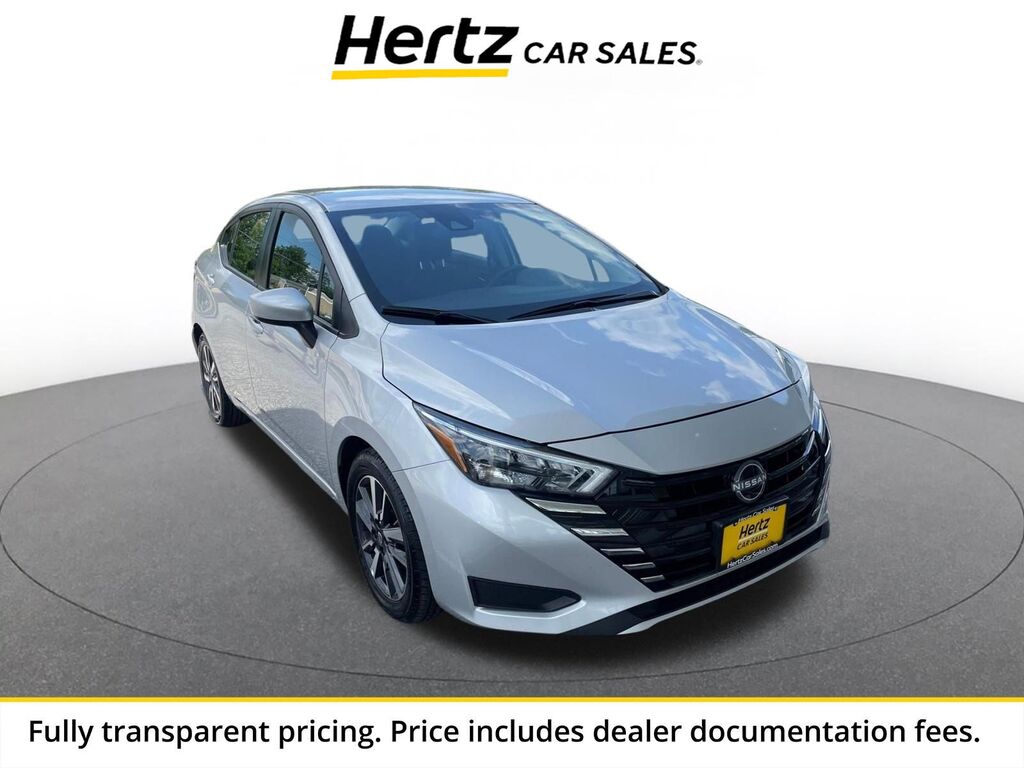 2025 Nissan Versa SV — photo 1 of 13