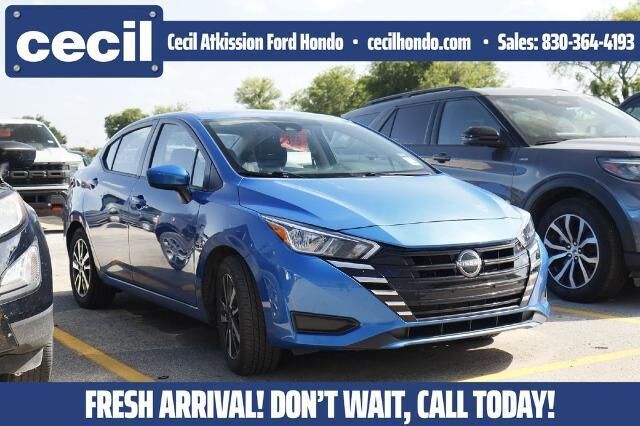2024 Nissan Versa SV — photo 1 of 9