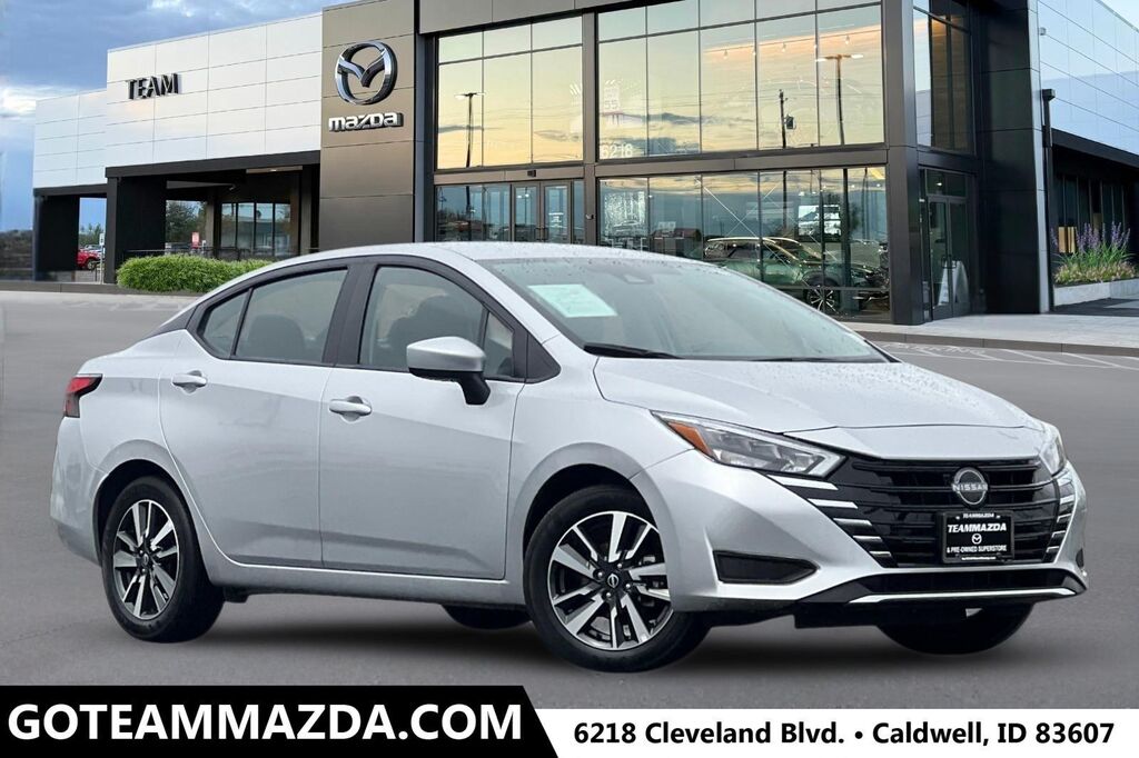 2025 Nissan Versa SV — photo 1 of 12