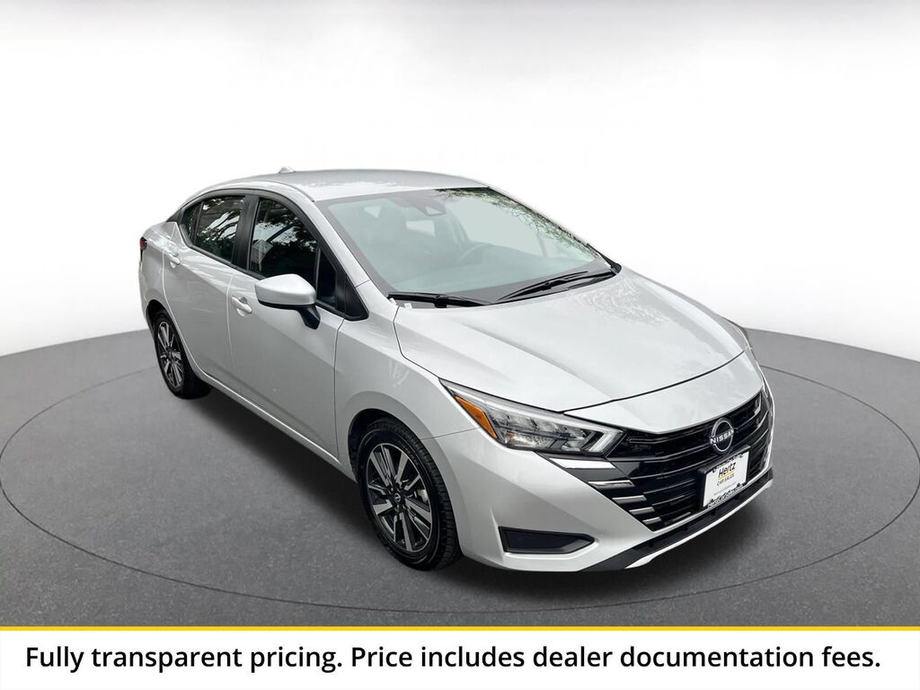 2025 Nissan Versa SV — photo 1 of 13