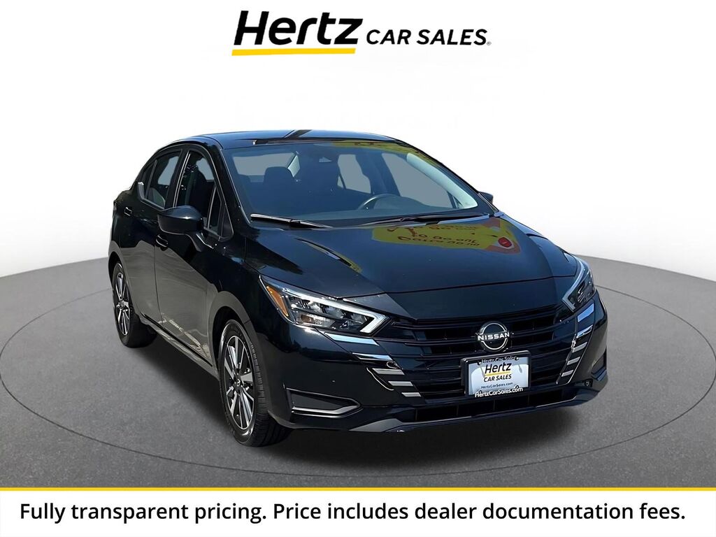 2025 Nissan Versa SV — photo 1 of 17
