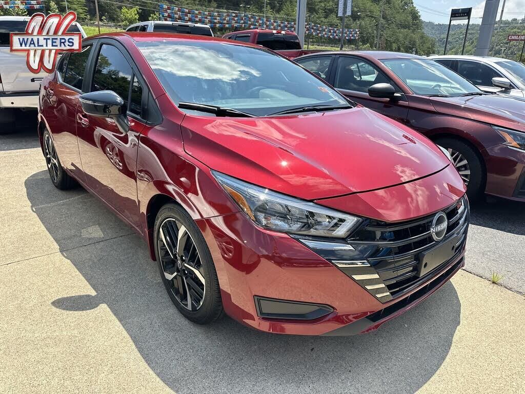 2025 Nissan Versa SR — photo 1 of 1