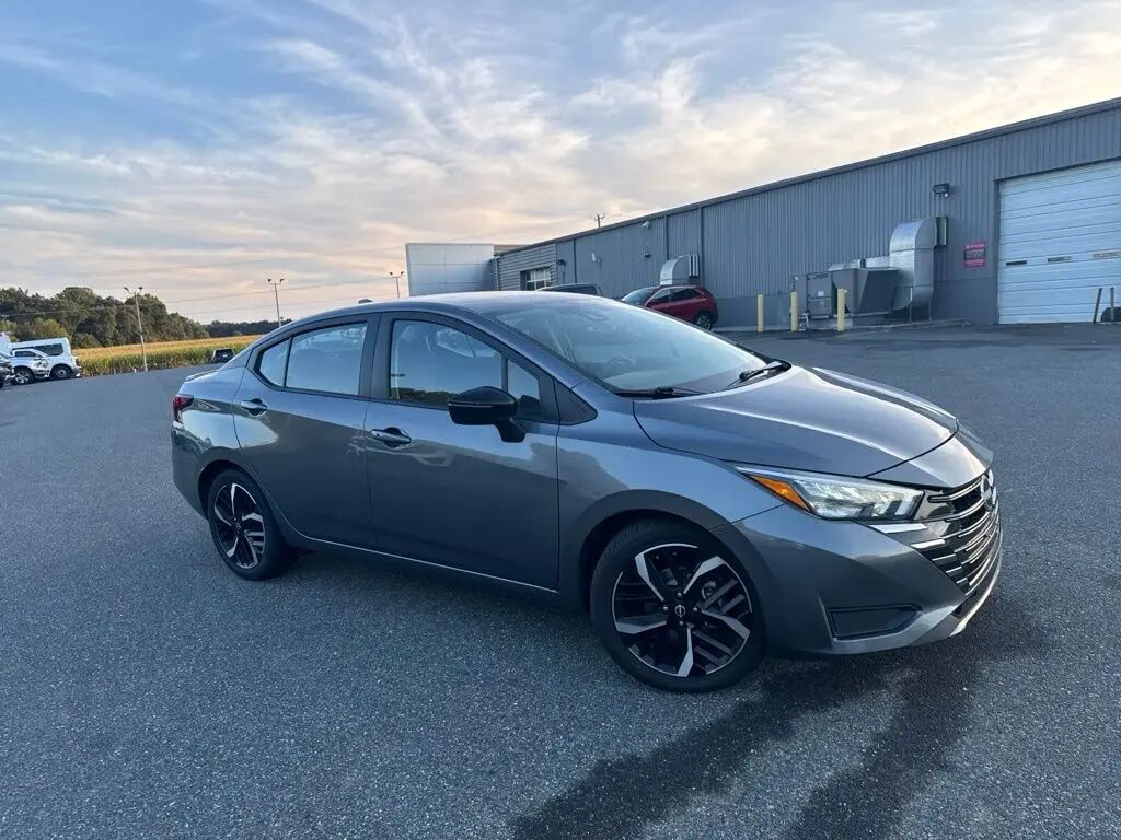 2024 Nissan Versa SR — photo 1 of 13
