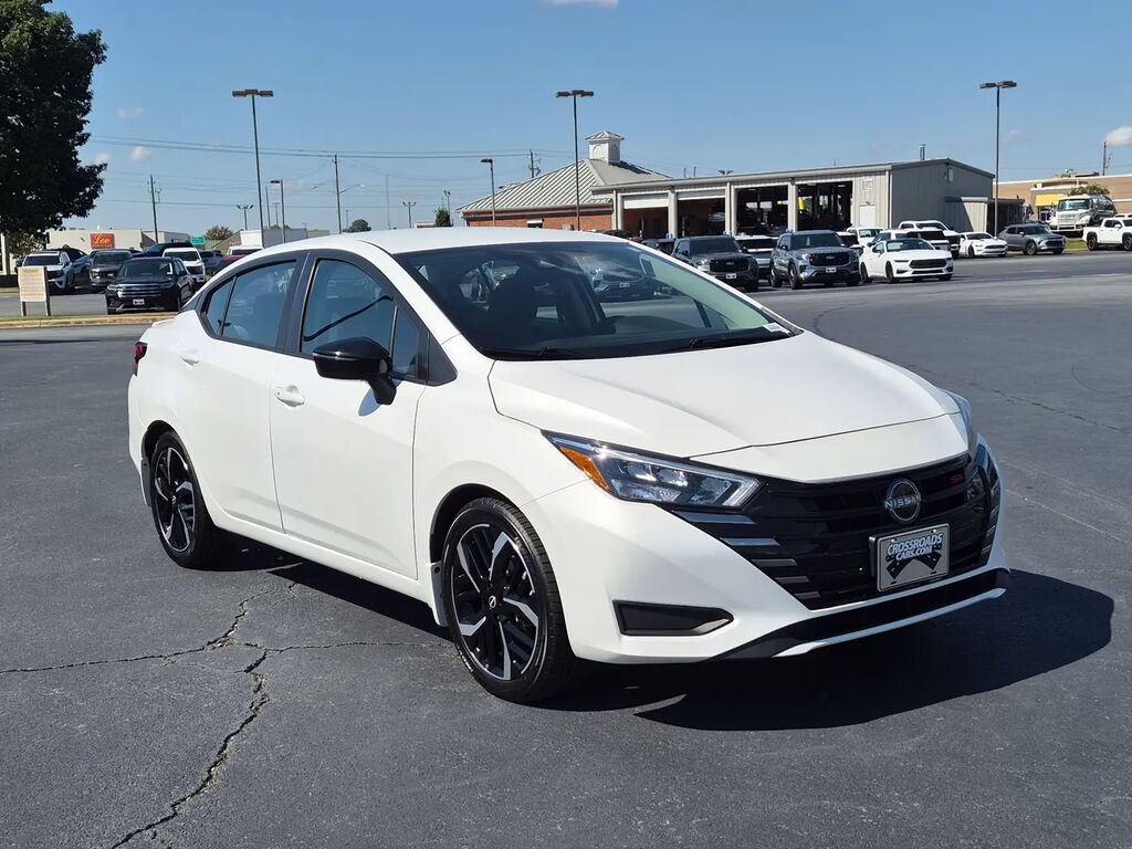 2024 Nissan Versa SR — photo 1 of 13