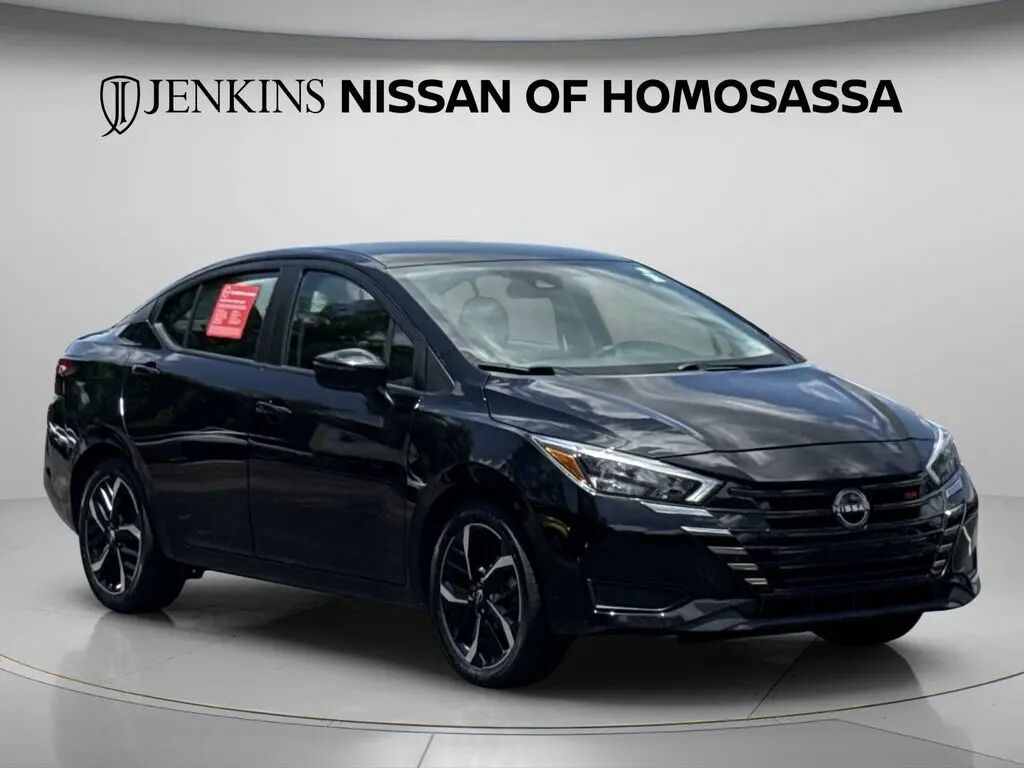 2024 Nissan Versa SR — photo 1 of 10