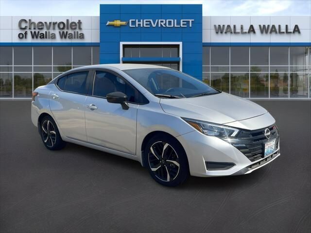 2025 Nissan Versa SR