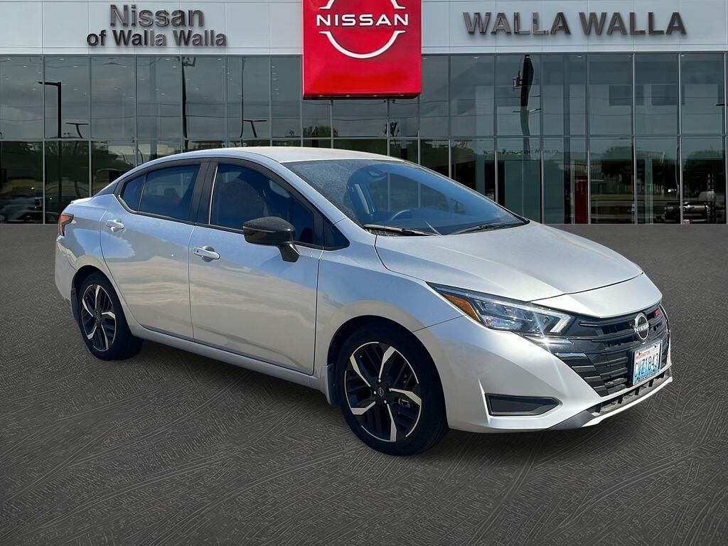 2025 Nissan Versa SR — photo 1 of 24