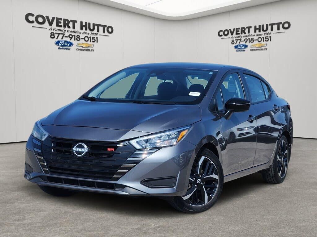 2025 Nissan Versa SR — photo 1 of 14