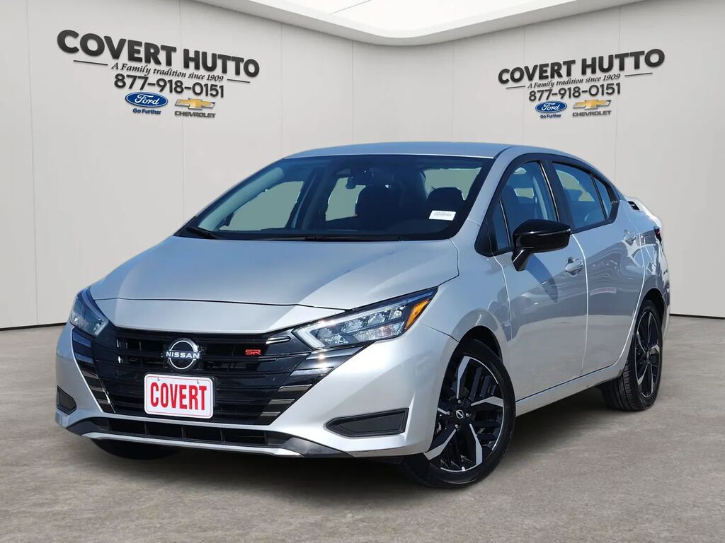 2024 Nissan Versa SR — photo 1 of 13