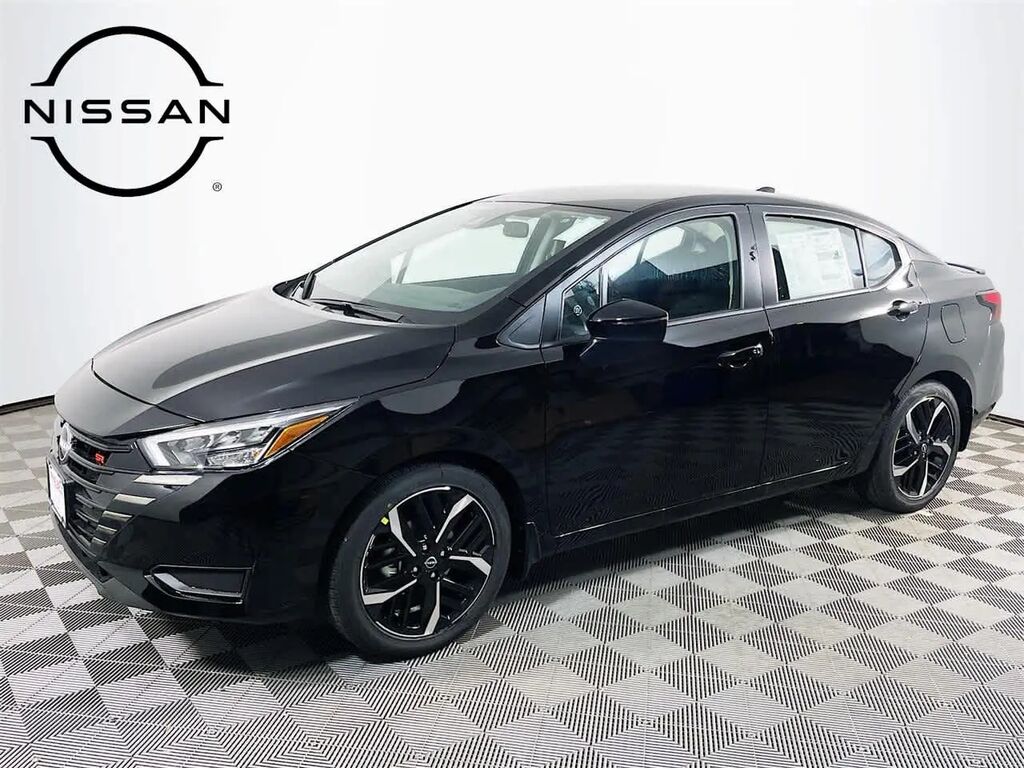 2025 Nissan Versa SR — photo 1 of 14