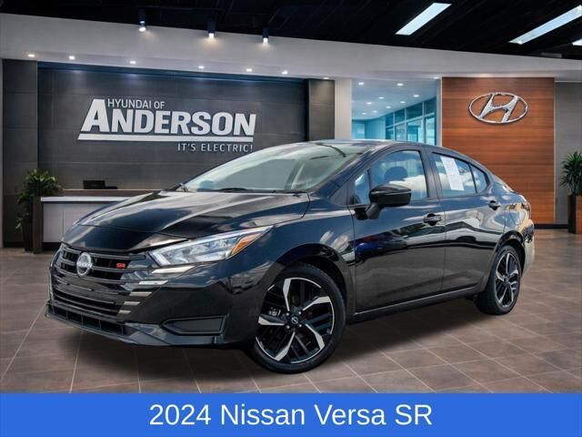 2024 Nissan Versa SR