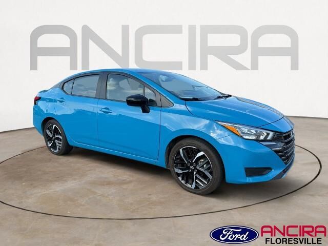 2025 Nissan Versa SR