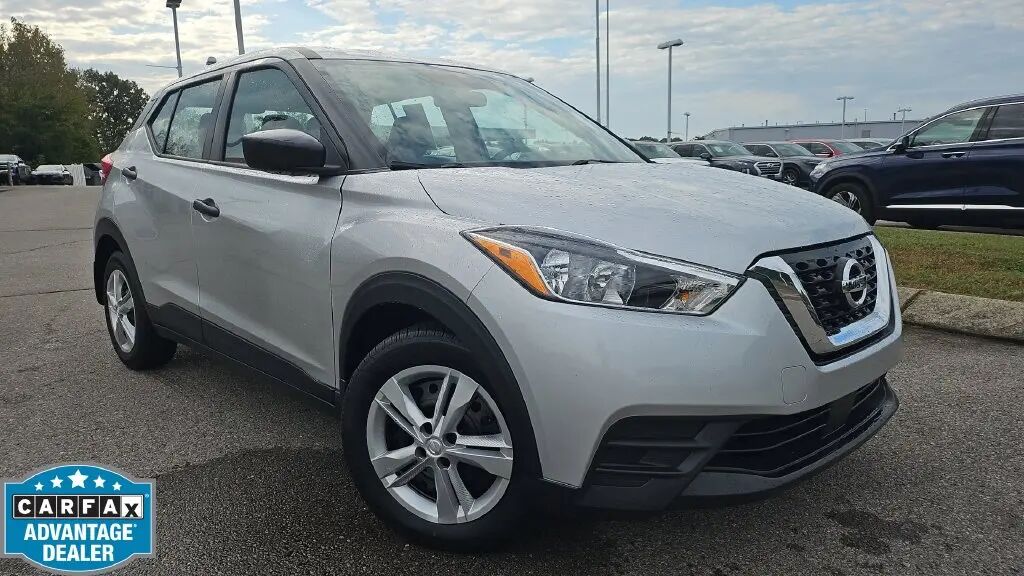 2020 Nissan Kicks S — photo 1 of 13