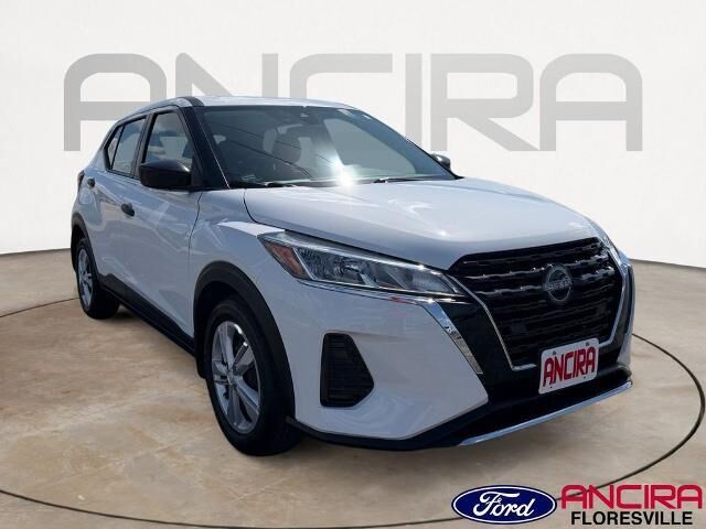 2024 Nissan Kicks S — photo 1 of 14